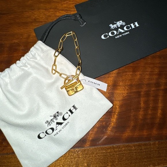 Coach Tabby Mini Handbag Charm Paperclip Link Toggle Bracelet Goldtone NEW - Picture 1 of 7